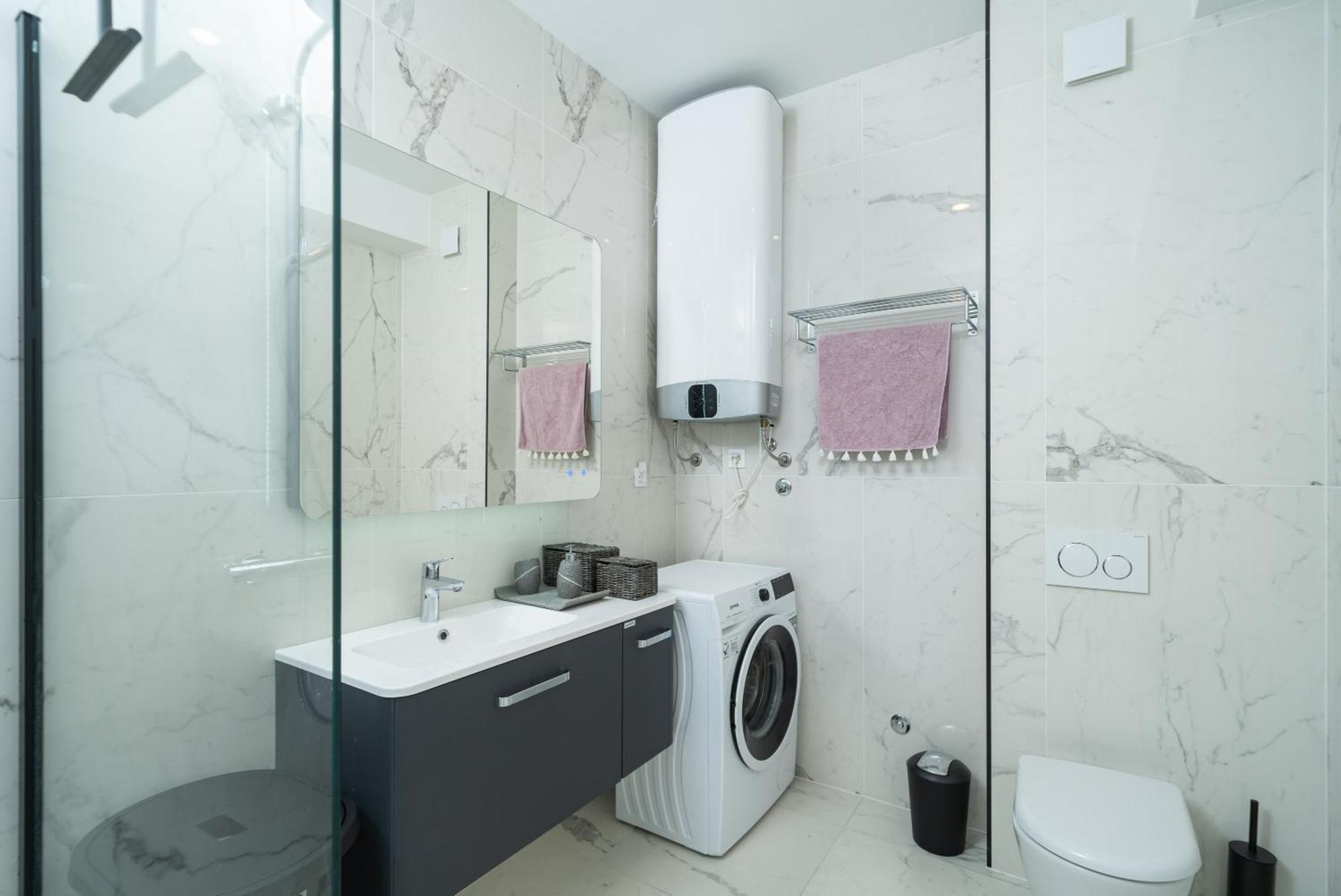 Laurus Five Stars Apartment
